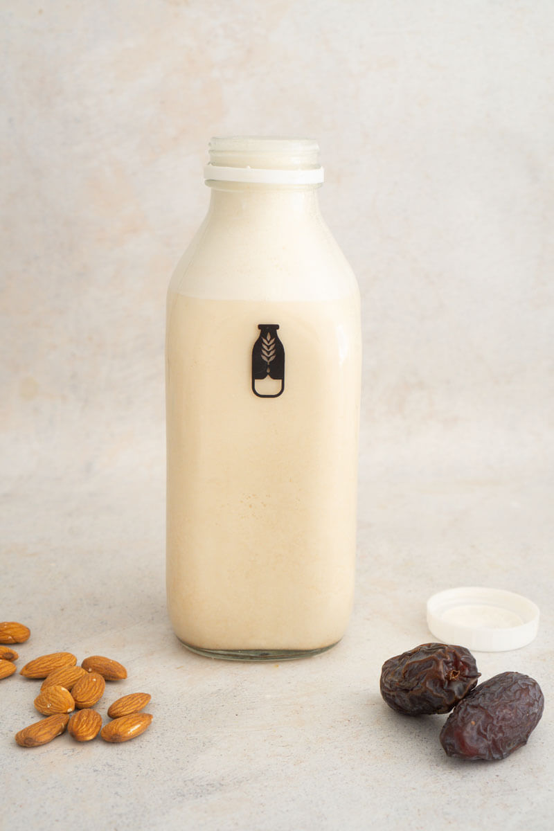 Latte di mandorle attivate