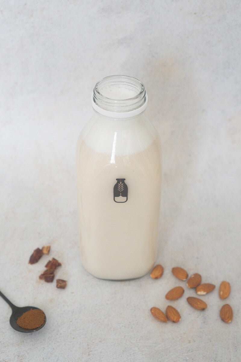 Latte di mandorla al caffè
