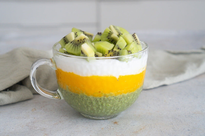Budino al matcha, mango e chia