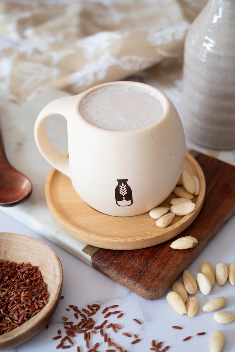 Latte di mandorla e riso nero selvatico